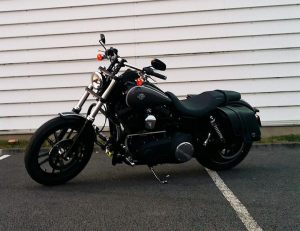 Sacoche Myleatherbikes Harley Dyna Street Bob_126